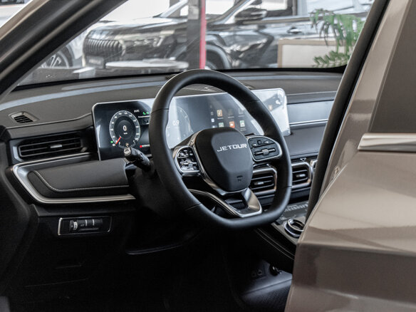 2026 Jetour X70+ I Рестайлинг, серый, 3099000 рублей - вид 11
