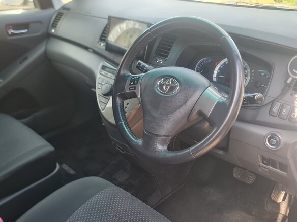 2010 Toyota ISis I Рестайлинг, белый - вид 9