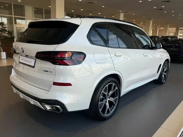 2025 BMW X5 40i IV (G05/G18) Рестайлинг, белый, 15500000 рублей - вид 3
