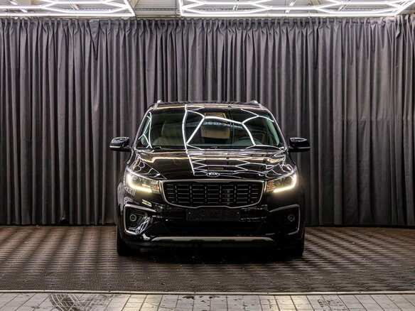 2019 Kia Carnival III, чёрный, 2795000 рублей - вид 1