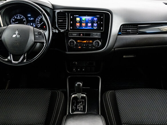 2020 Mitsubishi Outlander III Рестайлинг 3, белый, 1949000 рублей - вид 11