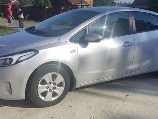 2019 Kia Cerato III Рестайлинг (Classic), серебристый, 1800000 рублей, вид 2
