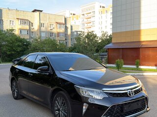 2017 Toyota Camry VII (XV50) Рестайлинг 2, чёрный, 2350000 рублей, вид 1