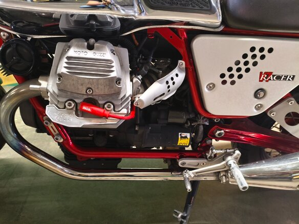 2012 Moto Guzzi V 7, серебристый, 400000 рублей - вид 6