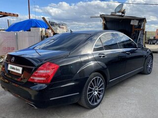 2011 Mercedes-Benz S-Класс 350 V (W221) Рестайлинг, чёрный, 1750000 рублей, вид 3