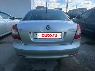 2013 Skoda Octavia II (A5) Рестайлинг, серебристый, 860000 рублей, вид 5