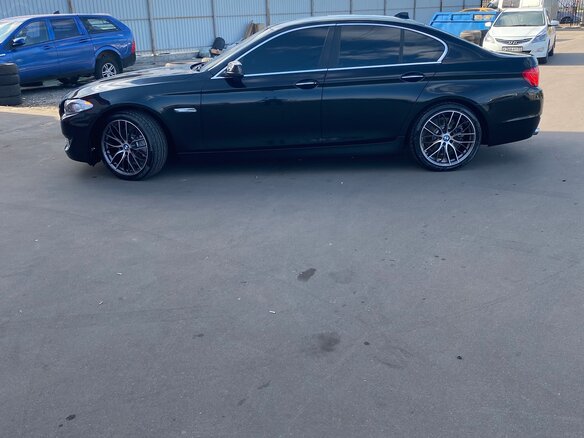 2013 BMW 5 серии 528i xDrive VI (F10/F11/F07), чёрный - вид 5