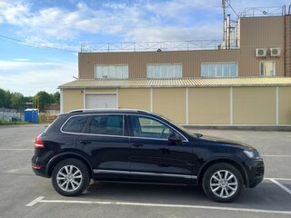 2014 Volkswagen Touareg II, чёрный, 2065000 рублей, вид 4