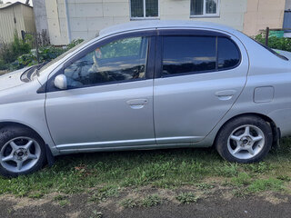 2001 Toyota Platz, серый, 450000 рублей, вид 3
