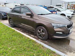 2020 Skoda Rapid II, коричневый, 1650000 рублей, вид 4