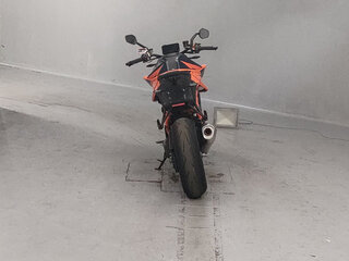2022 KTM 1290 Super Duke R, оранжевый, 1300000 рублей, вид 4