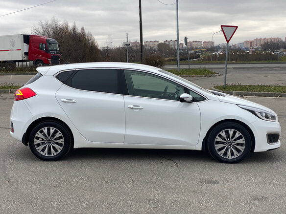 2016 Kia Ceed II Рестайлинг, белый - вид 5