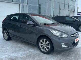 2011 Hyundai Solaris I, серебристый, 650000 рублей, вид 3