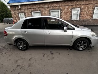 2004 Nissan Tiida Latio I, серебристый, 325000 рублей, вид 2
