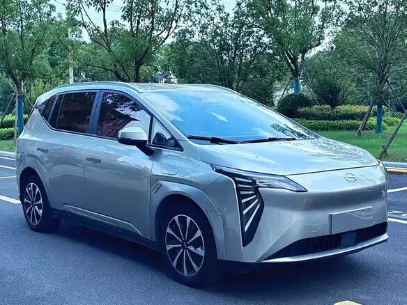 2024 Aion Y Plus 61.7 kWh, серый, 1344000 рублей - вид 1