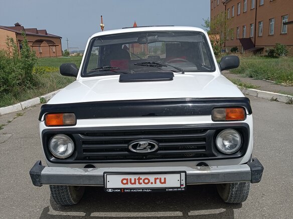 2010 Lada (ВАЗ) 2121 (4x4) I Рестайлинг, белый, 715000 рублей - вид 3