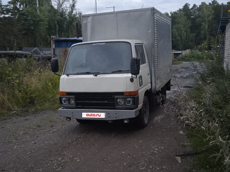 1989 Nissan Atlas, белый, 600000 рублей, вид 1