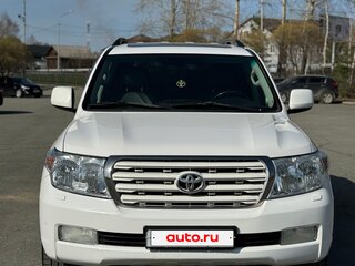 2010 Toyota Land Cruiser 200 Series, белый, 3090000 рублей, вид 2