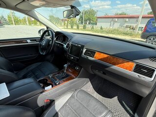 2013 Volkswagen Touareg II, серый, 2470000 рублей, вид 3