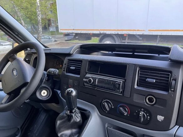 2010 Ford Transit, белый, 1150000 рублей - вид 6