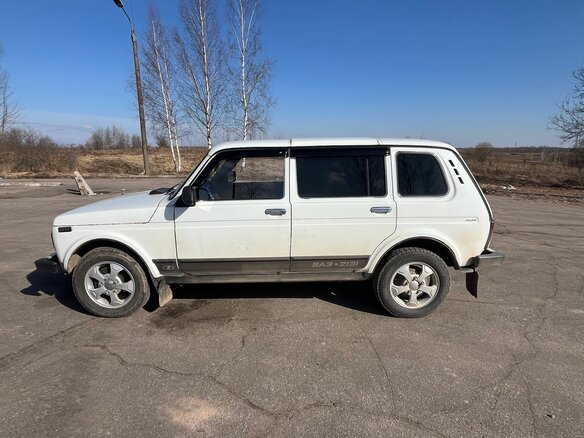 2014 Lada (ВАЗ) 2131 (4x4) 213105 I, белый, 550000 рублей - вид 9