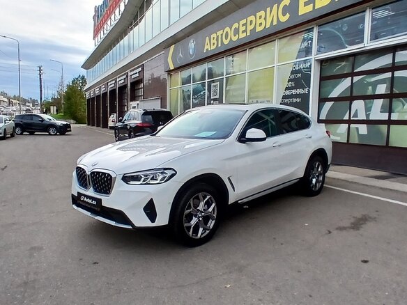 2022 BMW X4 20i II (G02) Рестайлинг, белый, 5595000 рублей - вид 9