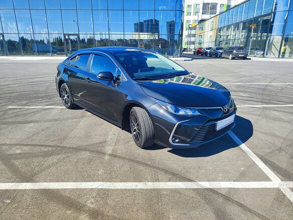 2022 Toyota Corolla XII (E210), чёрный, 2445000 рублей - вид 7