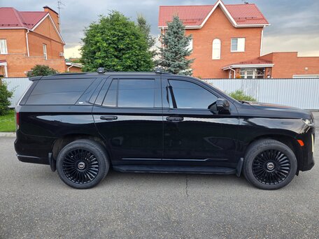 2021 Cadillac Escalade V, чёрный, 9000000 рублей, вид 3