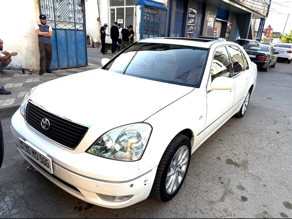 2001 Toyota Celsior III (F30), белый, 500000 рублей - вид 11