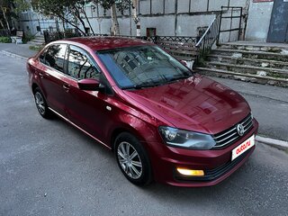 2016 Volkswagen Polo V Рестайлинг, красный, 800000 рублей, вид 2