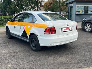 2017 Volkswagen Polo V Рестайлинг, белый, 442000 рублей, вид 4