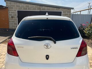 2007 Toyota Yaris II, белый, 400000 рублей, вид 4