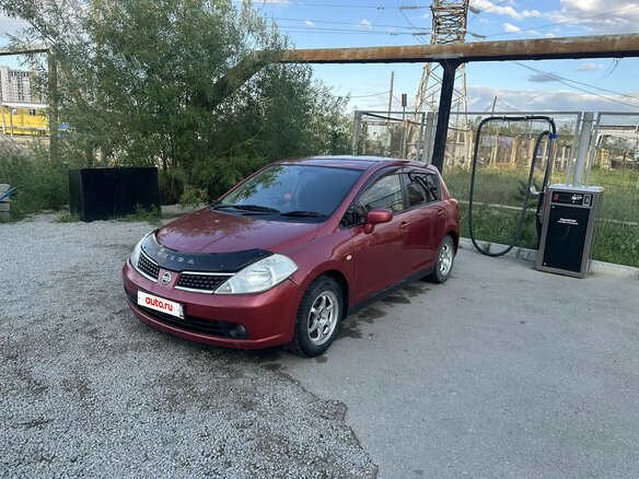 2006 Nissan Tiida I, красный - вид 1