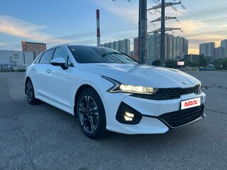 2020 Kia K5 III, белый, 2100000 рублей, вид 4