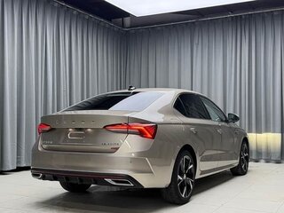 2023 Skoda Octavia IV (A8), коричневый, 2389055 рублей, вид 4