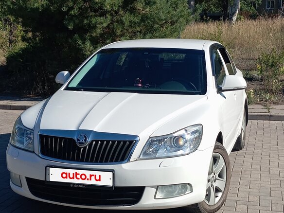 2012 Skoda Octavia II (A5) Рестайлинг, белый, 1050000 рублей - вид 1