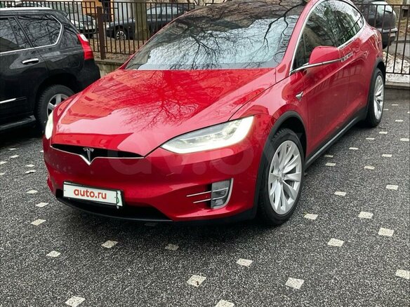 2020 Tesla Model X Long Range Plus I, красный, 6800000 рублей - вид 2