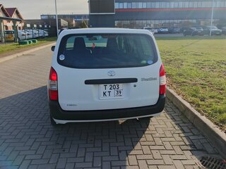 2019 Toyota Probox I Рестайлинг, белый, 1610000 рублей, вид 3