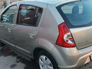 2011 Renault Sandero I, бежевый, 450000 рублей, вид 4