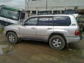 1999 Toyota Land Cruiser 100 Series, серебристый, 2000000 рублей, вид 3