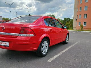 2010 Opel Astra H Рестайлинг, красный, 530000 рублей, вид 5