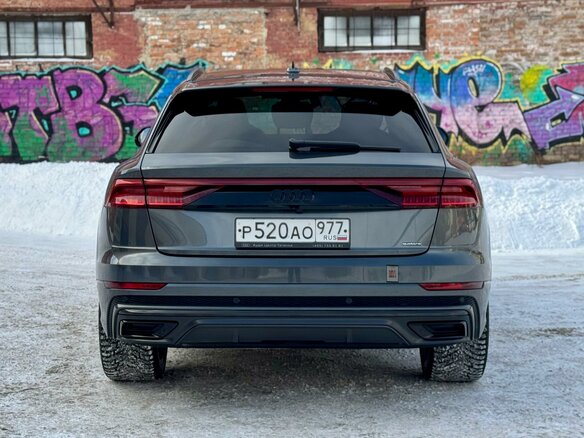 2022 Audi Q8 50 TDI I (4M), серый, 10590000 рублей - вид 4