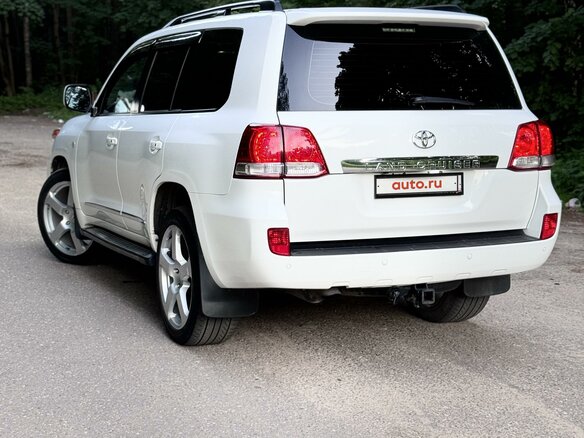 2010 Toyota Land Cruiser 200 Series, белый, 2800000 рублей - вид 6