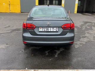2014 Volkswagen Jetta VI, серебристый, 820000 рублей, вид 4