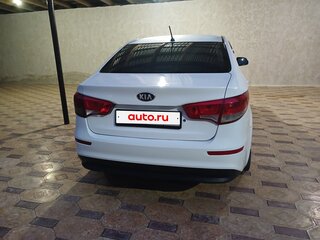 2015 Kia Rio III, белый, 700000 рублей, вид 3