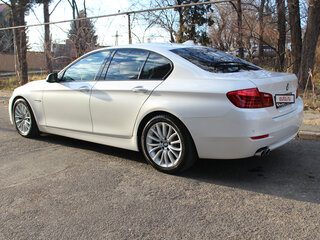 2016 BMW 5 серии 520d VI (F10/F11/F07) Рестайлинг, белый, 2900000 рублей, вид 4