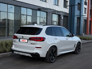 2020 BMW X5 M50d IV (G05/G18), белый, 8899999 рублей, вид 3