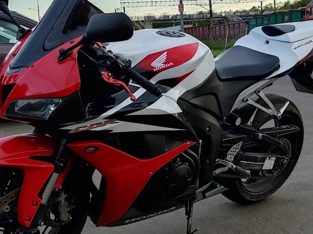 2008 Honda CBR 600RR, белый, 610000 рублей, вид 3