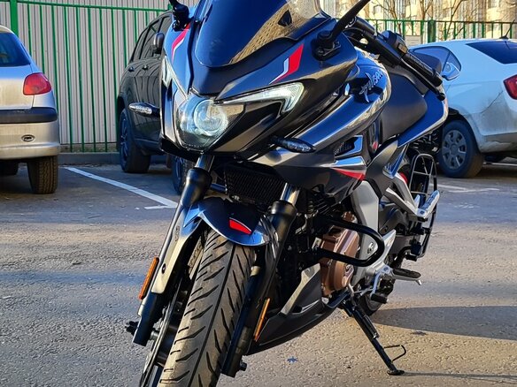 2022 Bajaj Pulsar N250, чёрный - вид 8