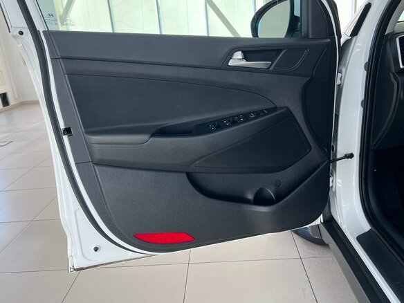 2018 Hyundai Tucson III Рестайлинг, белый, 2250000 рублей - вид 21